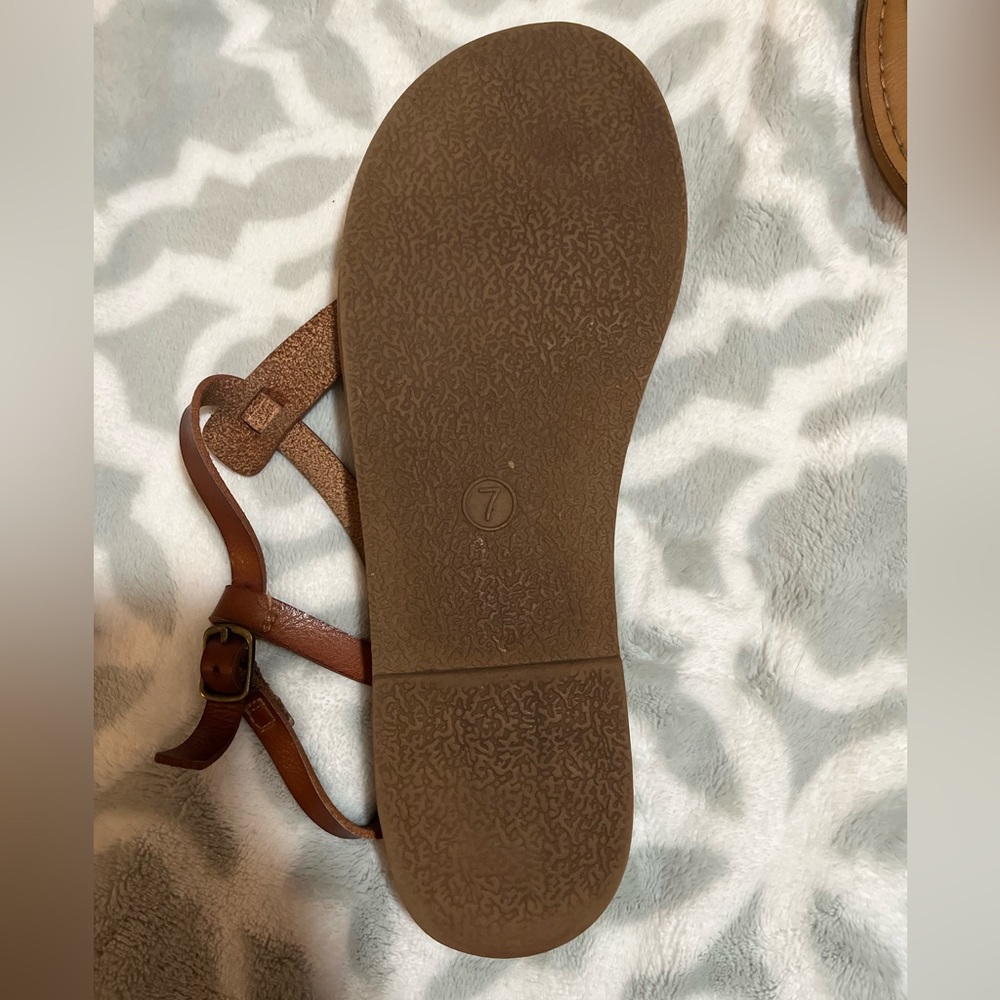 Women’s Open Toed Sandals - Picture 2 of 3